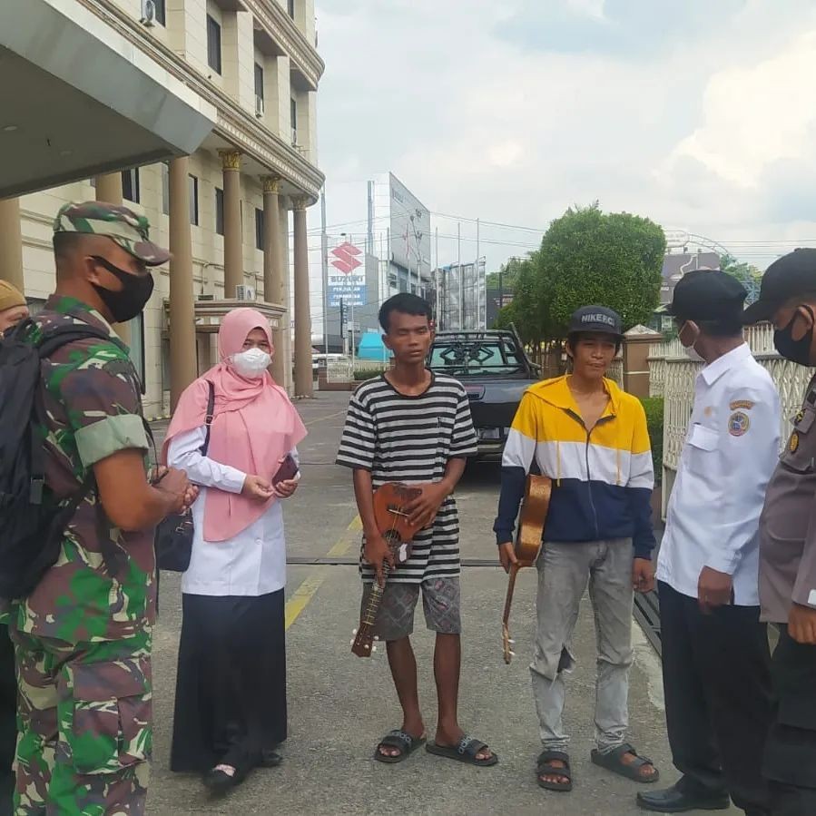 Monitoring dan pembinaan anak jalanan di Simpang Flamboyan dan Simpang Hotel Garuda